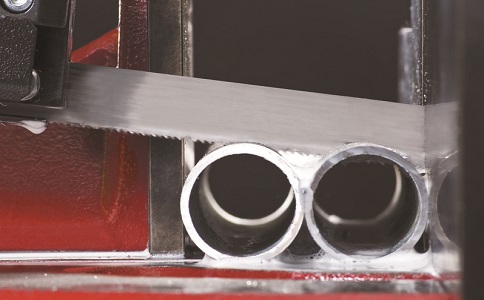 遂宁锯切金属材料时出现卡带锯条原因以及处理方法？